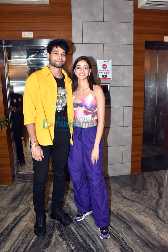 photos celebs grace the wrap up party of the film kho gaye hum kahan in bandra1 4