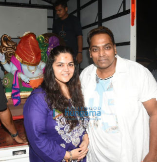 Photos: Ganesh Acharya and family bring the idol of Lord Ganesha home