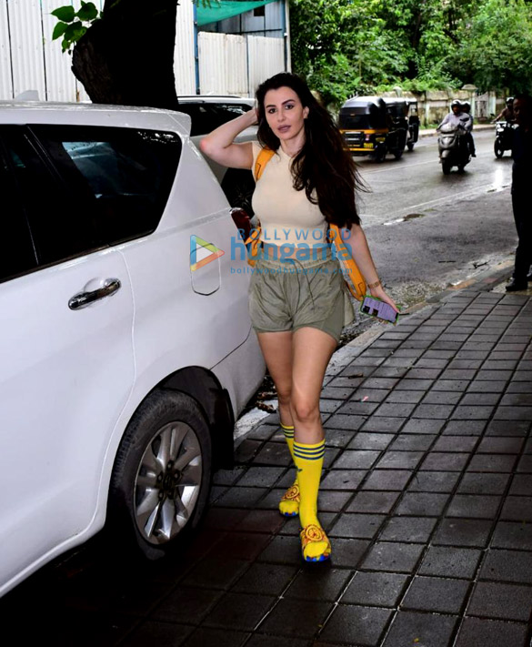 photos giorgia andriani snapped at a salon in bandra 3 3