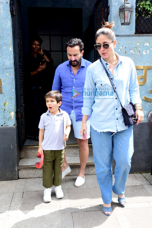photos kareena kapoor khan saif ali khan and taimur ali khan spotted in bandra 5