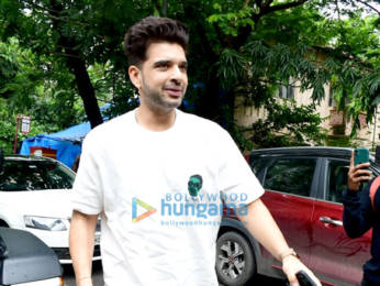 Photos: Kartik Aaryan, Saiee Manjrekar and Karan Kundrra snapped in Juhu