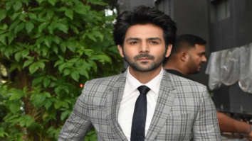 Photos: Kartik Aaryan snapped in Khar