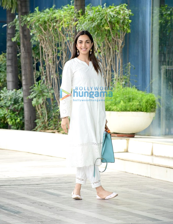 photos kiara advani snapped in andheri 1 3