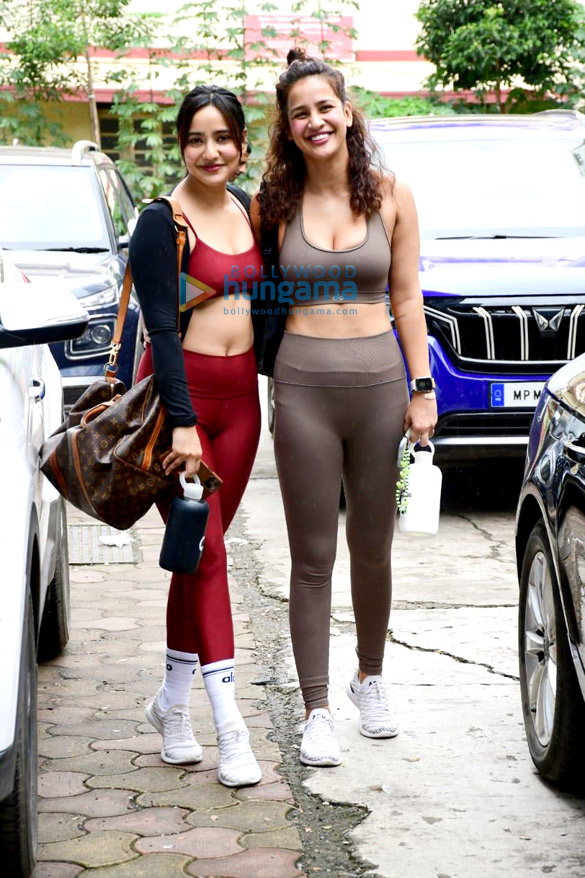 photos neha sharma and aisha sharma spotted at the gym in bandra 3 2