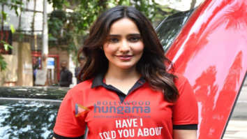 Photos: Neha Sharma spotted in Khar