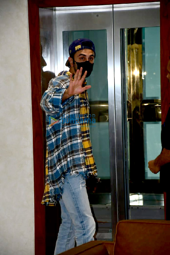 photos ranbir kapoor spotted in andheri 4