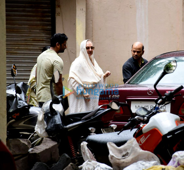 photos saira banu spotted in bandra 2