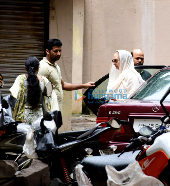 photos saira banu spotted in bandra 3