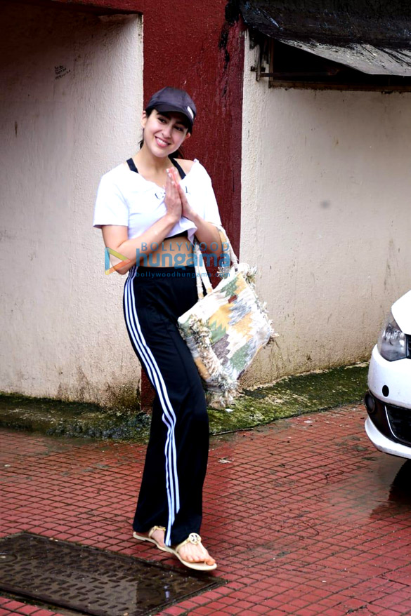 photos sara ali khan spotted outside a pilates studio 4 4