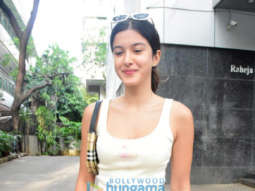 Photos: Shanaya Kapoor snapped at a clinic in Bandra