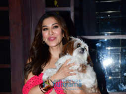 Photos: Sophie Choudry snapped in Khar