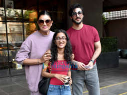 Photos: Sushmita Sen snapped with her daughter and Rohman Shawl at Santacruz