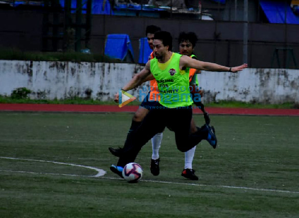 photos tiger shroff snapped at a football ground 1