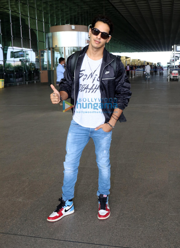 photos urvashi rautela ananya panday sophie choudry and others snapped at the airport 5