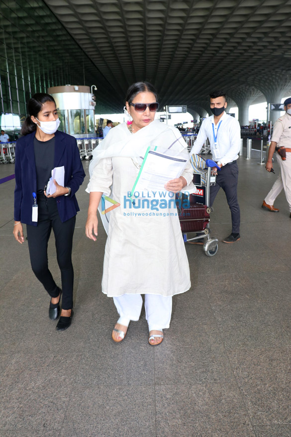 photos urvashi rautela ananya panday sophie choudry and others snapped at the airport 8