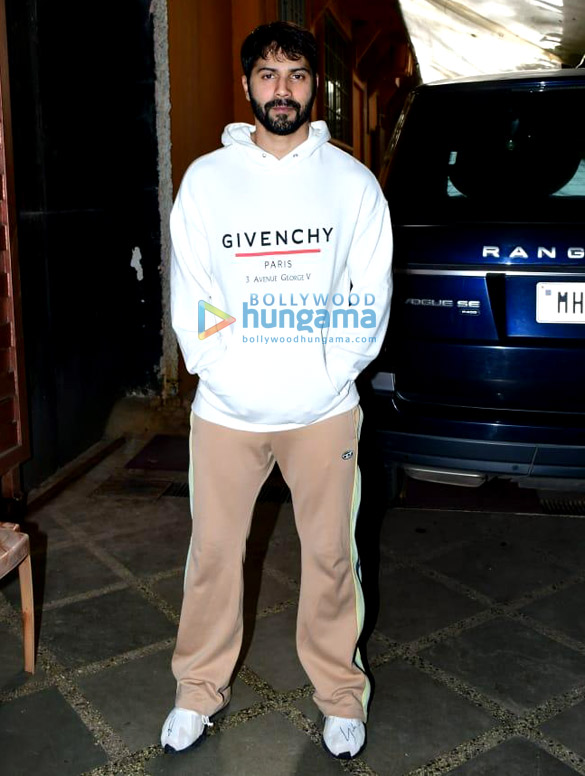 photos varun dhawan and vicky kaushal snapped outside a dance class in juhu 5