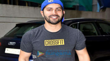 Photos: Varun Dhawan snapped in Juhu