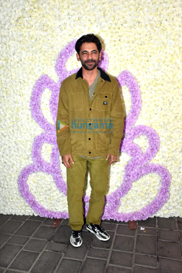 photos vicky kaushal katrina kaif sohail khan and others snapped at arpita khans home on the occasion of ganesh chaturthi8 3