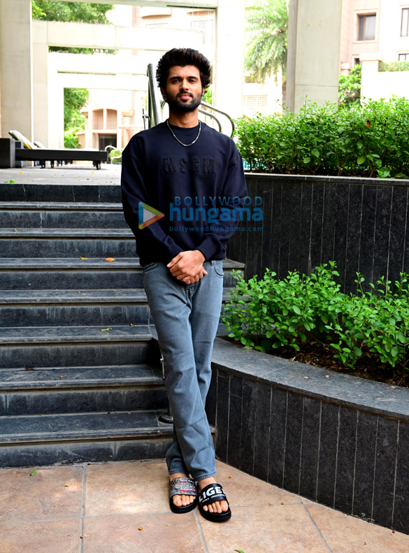 photos vijay deverakonda and ananya panday snapped promoting their film liger 4 3