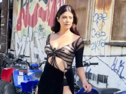 Pooja Batra looks breathtakingly hot in a black outfit