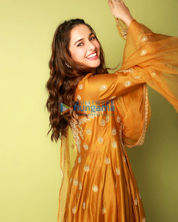 sadia khateeb 2 2