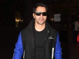 Varun Dhawan never disappoints his fans for a selfie