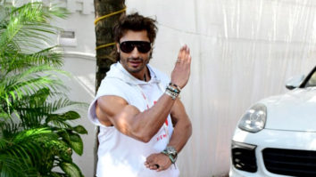 Handsome Hunk Vidyut Jammwal shows his concern towards paps