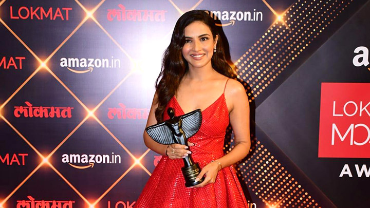 Jasmin Bhasin radiates disco vibes in red outfit