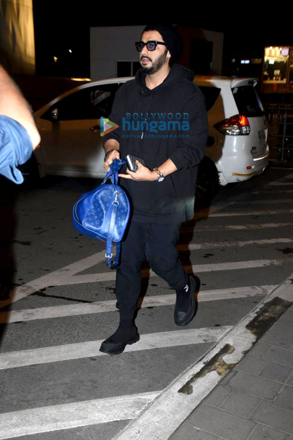 photos aadar jain tara sutaria and arjun kapoor snapped at the airport 2