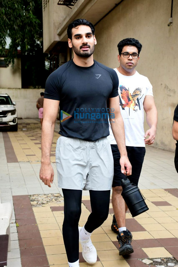 Photos: Ahaan Shetty snapped outside the gym in Bandra Photos: Ahaan Shetty snapped outside the gym in Bandra