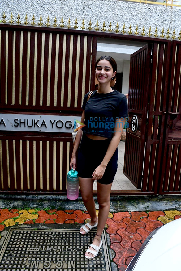 photos anyana pandey spotted at yoga in bandra 3