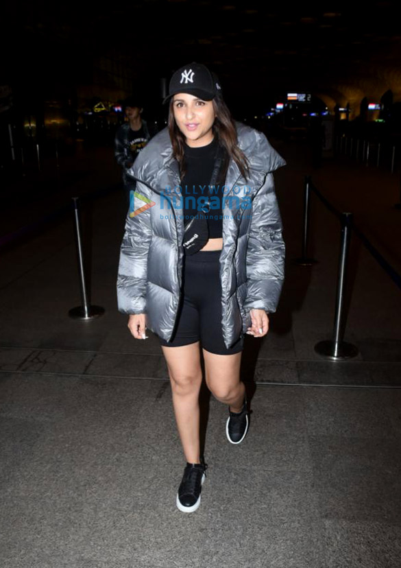 photos aryan khan parineeti chopra and mrunal thakur snapped at the airport 2