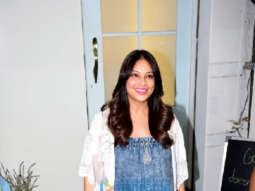 Photos: Bipasha Basu snapped outside a salon in Bandra