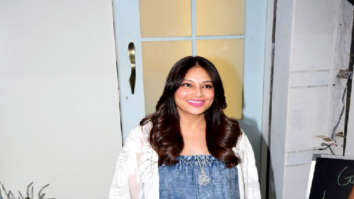 Photos: Bipasha Basu snapped outside a salon in Bandra