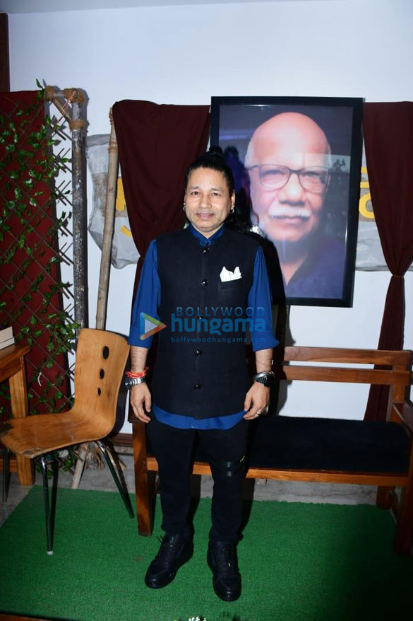 photos celebs attend late hemendra bhatias prayer meet 1