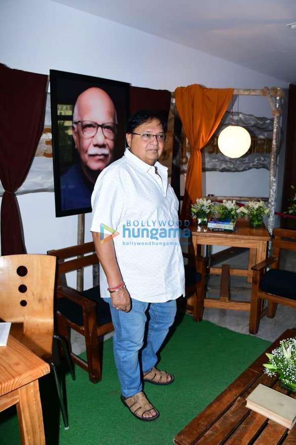 photos celebs attend late hemendra bhatias prayer meet 8