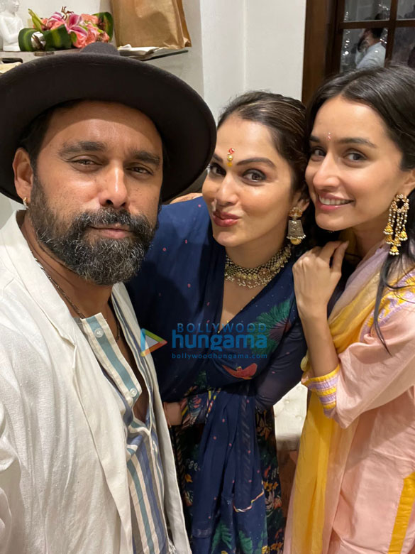 photos celebs snapped at cm eknath shindes residence for ganpati 1