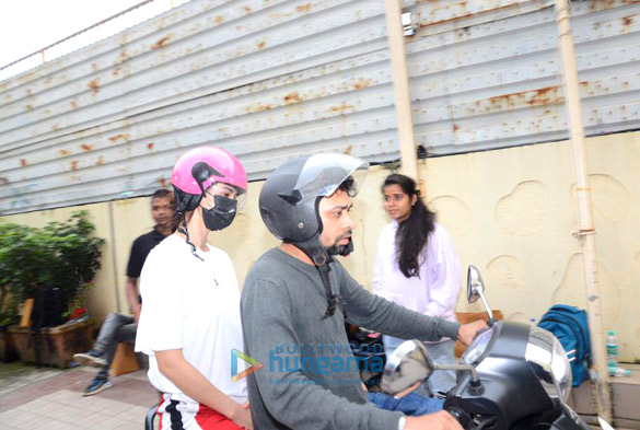 photos disha patani spotted in bandra 2 4