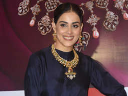Photos: Genelia D’Souza snapped walking the ramp at the Mahalaya 2022 preview collection show