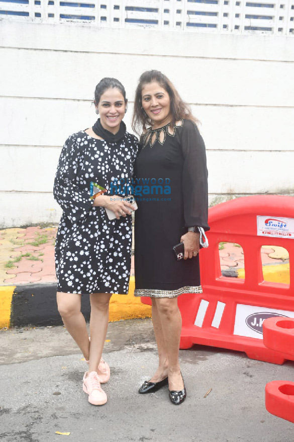 photos genelia dsouza snapped with her parents at mount mary church 4