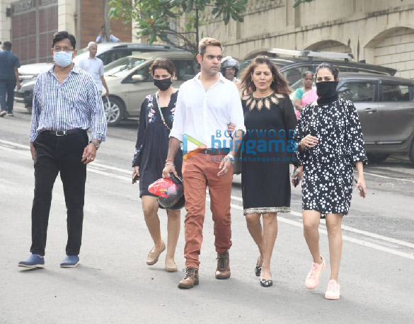 photos genelia dsouza snapped with her parents at mount mary church 5