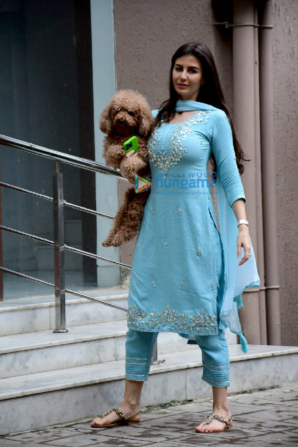 photos giorgia andriani spotted in bandra 2 5