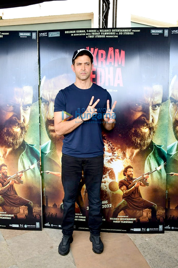 photos hrithik roshan snapped promoting vikram vedha 4