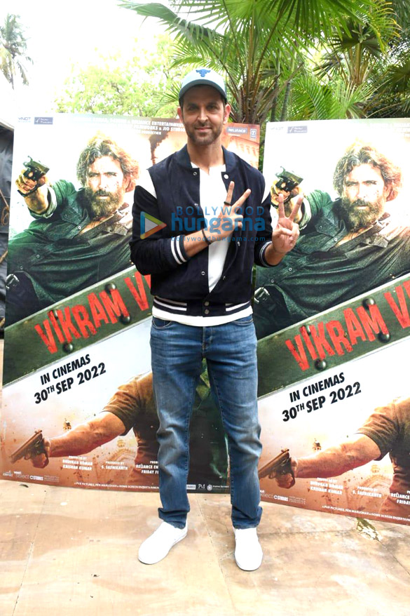 photos hrithik roshan snapped promoting his film vikram vedha 1