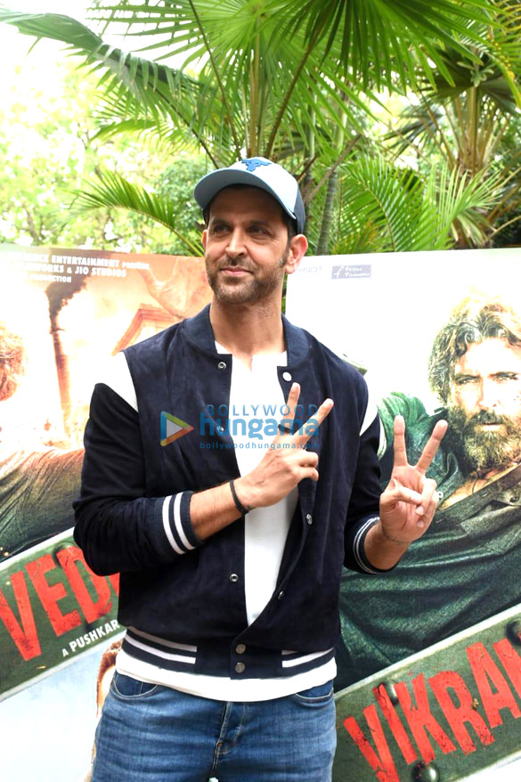 photos hrithik roshan snapped promoting his film vikram vedha 5
