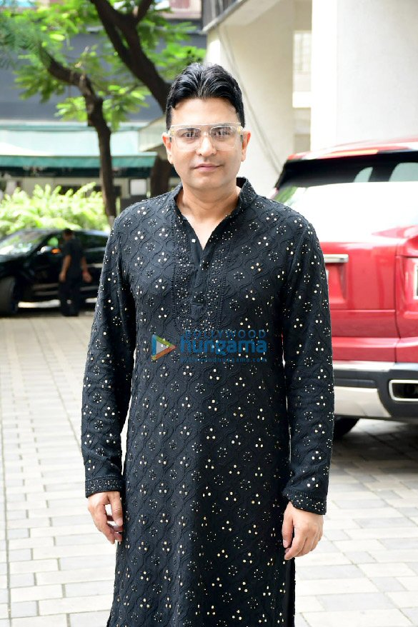 photos kartik aaryan and bhushan kumar snapped at t series ganpati darshan 4