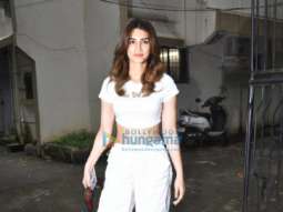 Photos: Kriti Sanon snapped at Kromakay salon in Juhu