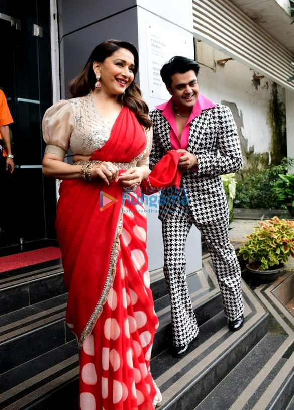 photos madhuri dixit nora fatehi karan johar and others snapped on the sets of jhalak dikhhla jaa season 102 3