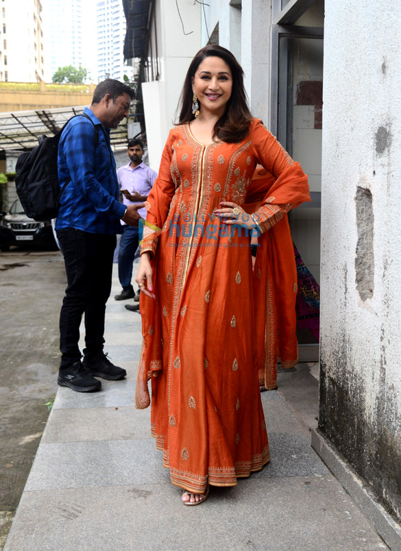 photos madhuri dixit snapped at lower parel 1