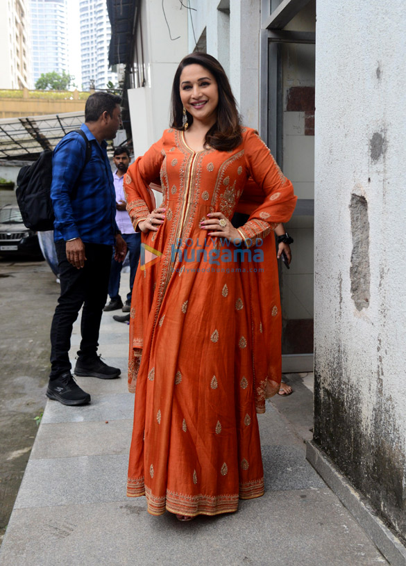 photos madhuri dixit snapped at lower parel 2
